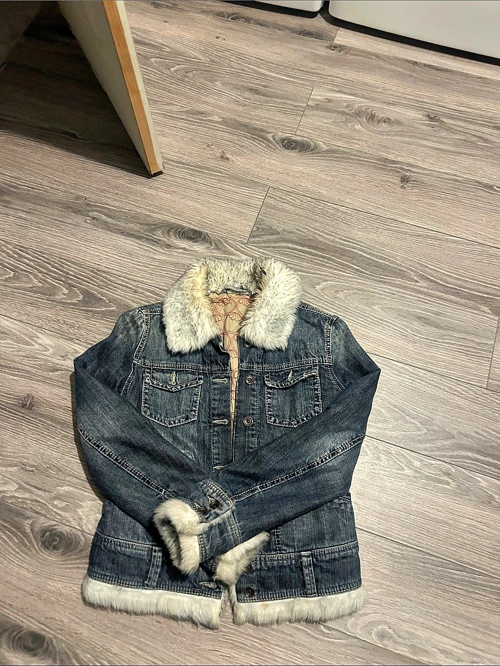 Mavi slim fit Fur Trim Denim Jacket Size Medium Like New